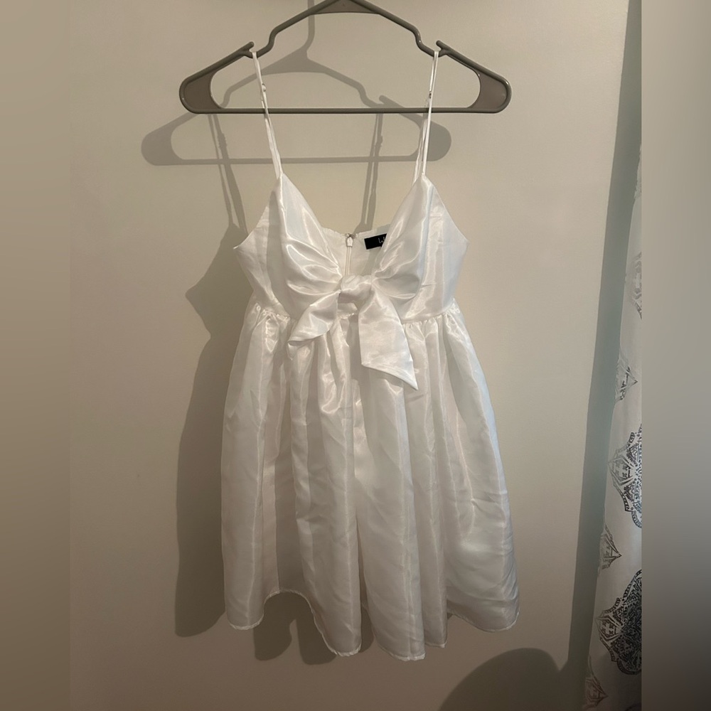 Lulu's White Satin Bow Babydoll mini dress